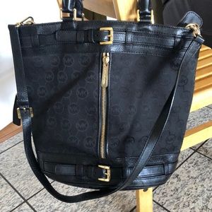 Michael Kors large bucket bag/purse-like New
